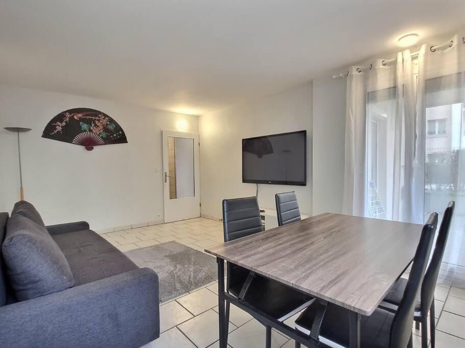 Le Cosy Wiener *Paris*Gare A 300 M*Disneyland* Champs-Sur-Marne Zewnętrze zdjęcie