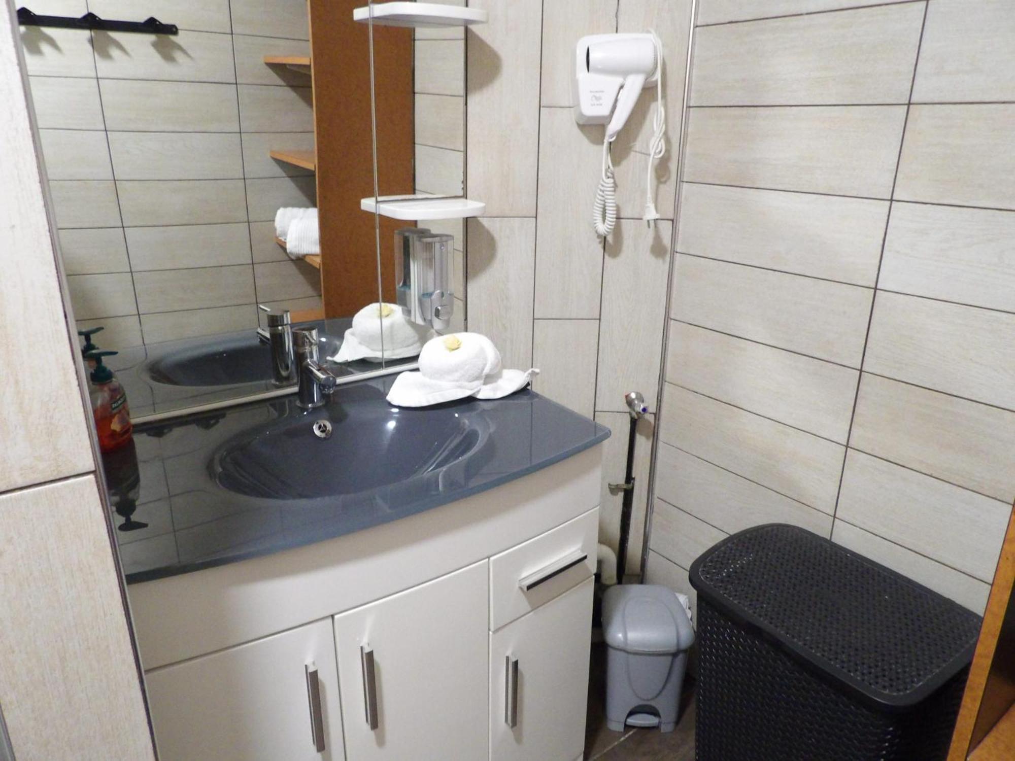 Le Cosy Wiener *Paris*Gare A 300 M*Disneyland* Champs-Sur-Marne Zewnętrze zdjęcie